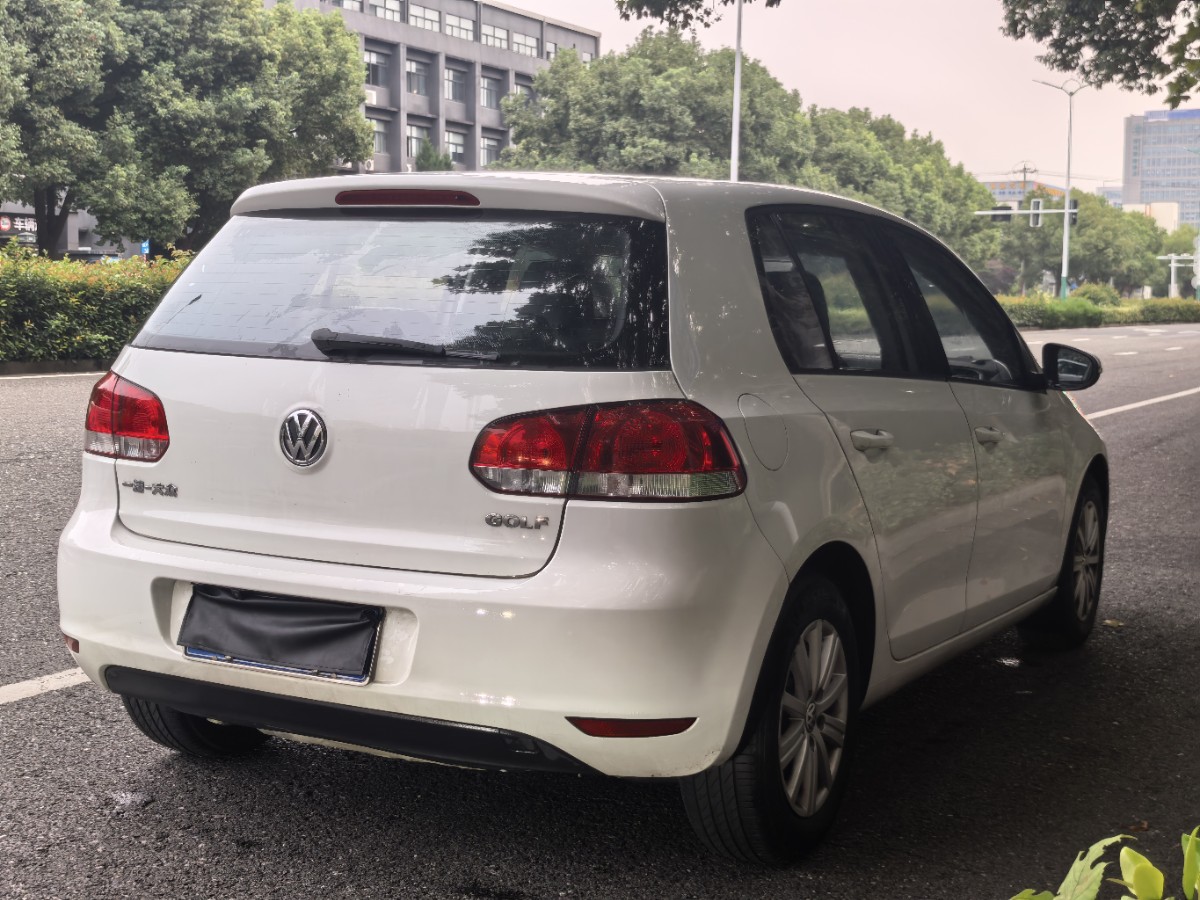 Volkswagen Golf 2013 car image #4