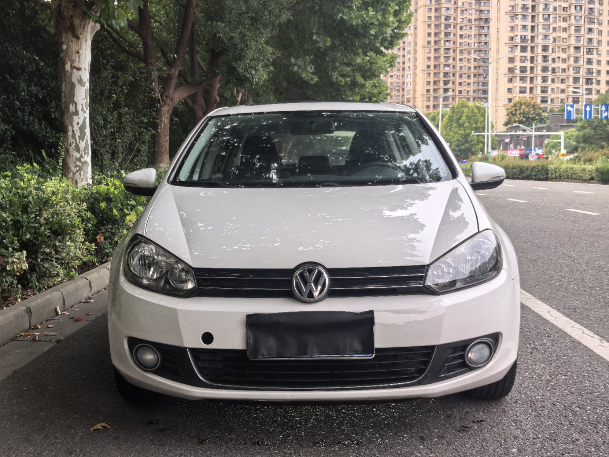 Volkswagen Golf 2013 car image #2
