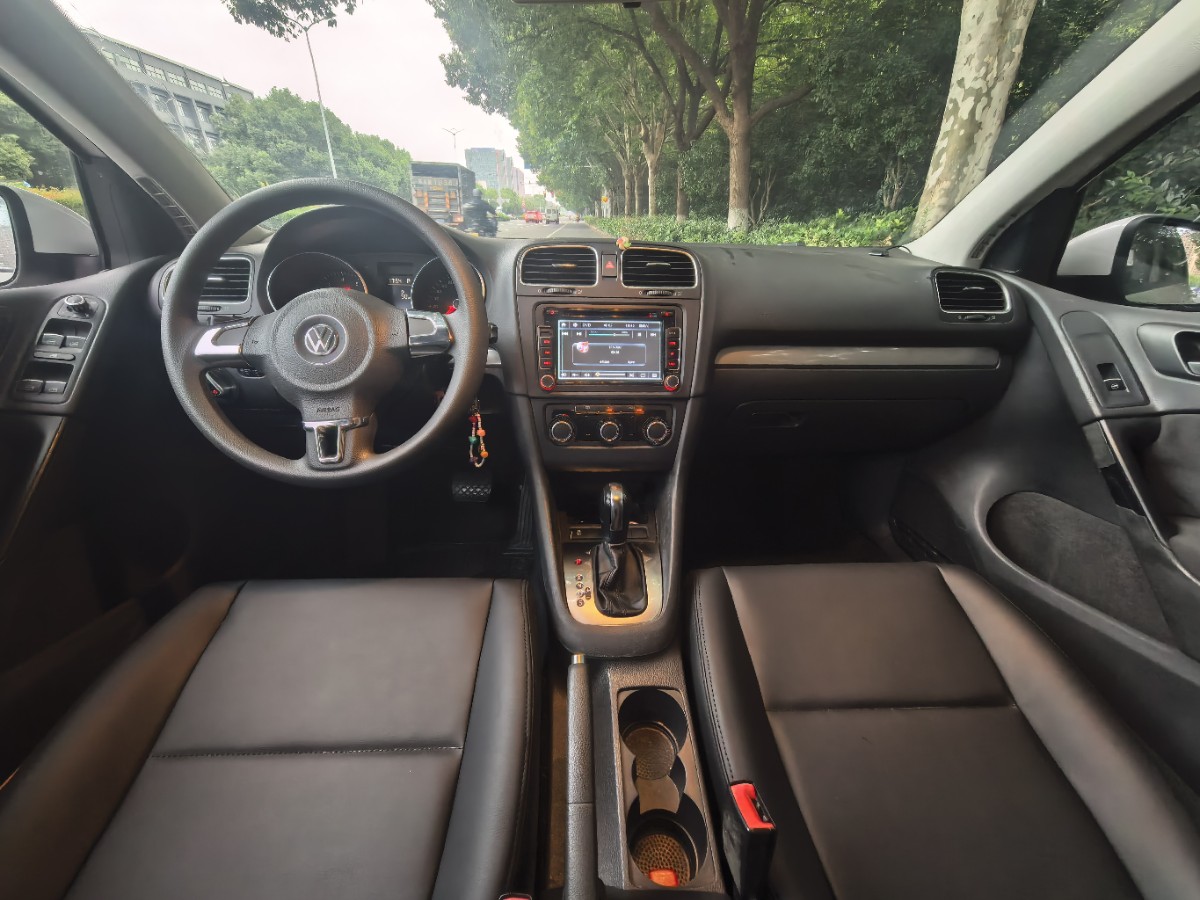 Volkswagen Golf 2013 car image #7