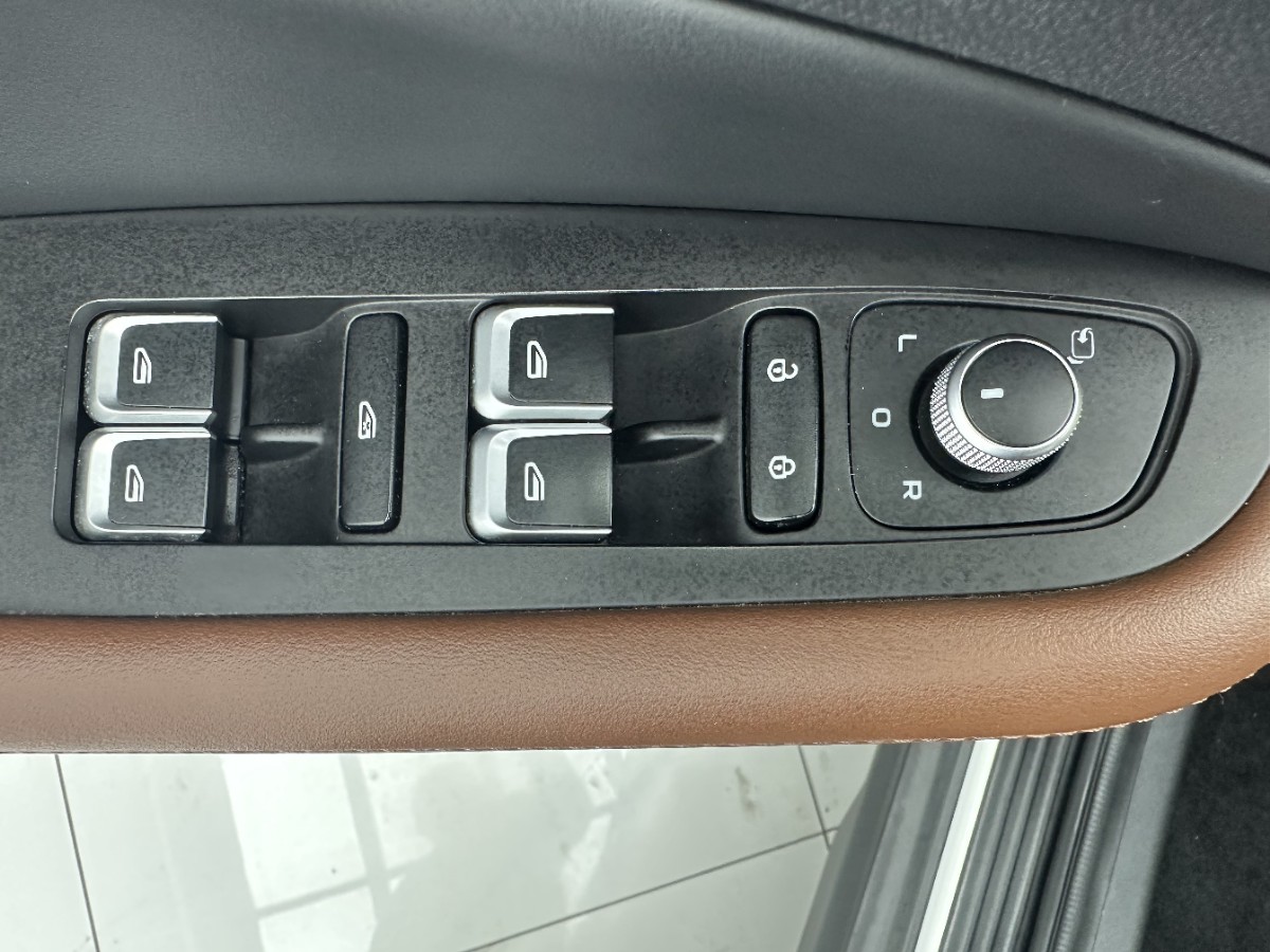 GEELY Vision X6 2023 car image #11
