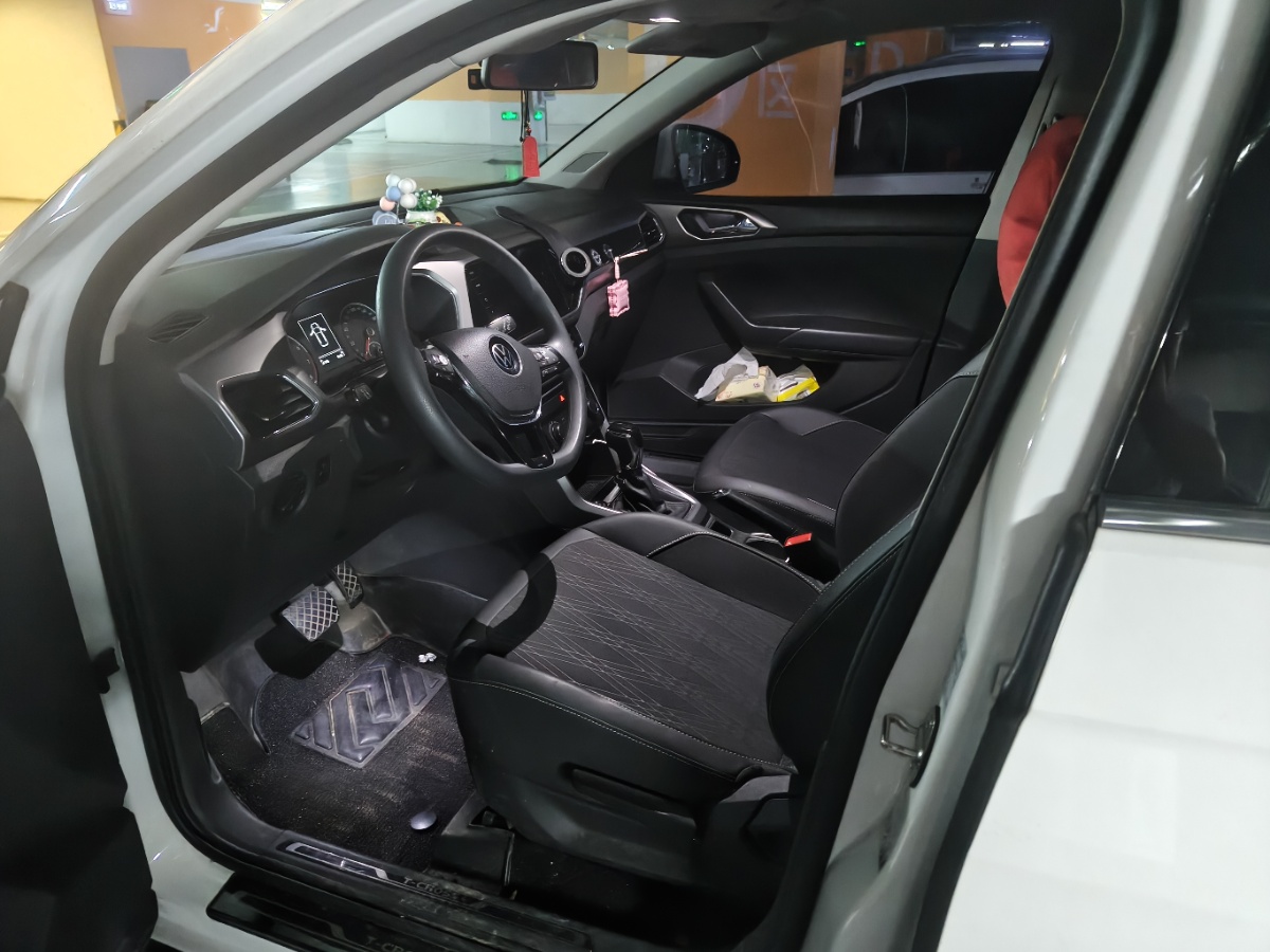 Volkswagen T-Cross 2021 #4 Volkswagen T-Cross 2021 car image #4