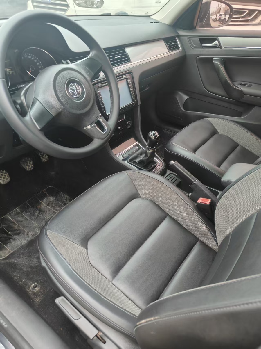 Volkswagen Bora 2014 car image #6
