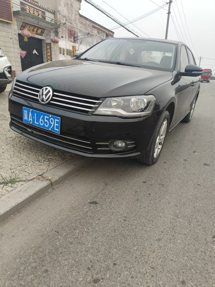Volkswagen Bora 2014 car image 