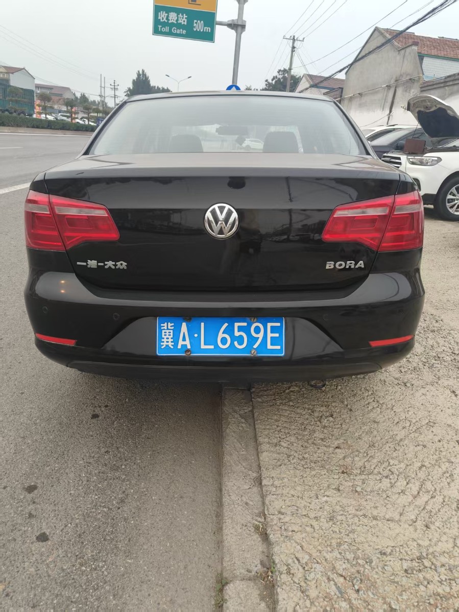 Volkswagen Bora 2014 car image #9