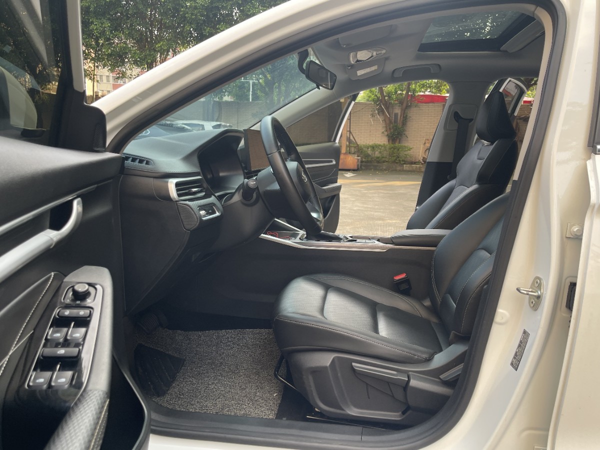GEELY Emgrand 2023 #7 GEELY Emgrand 2023 car image #7