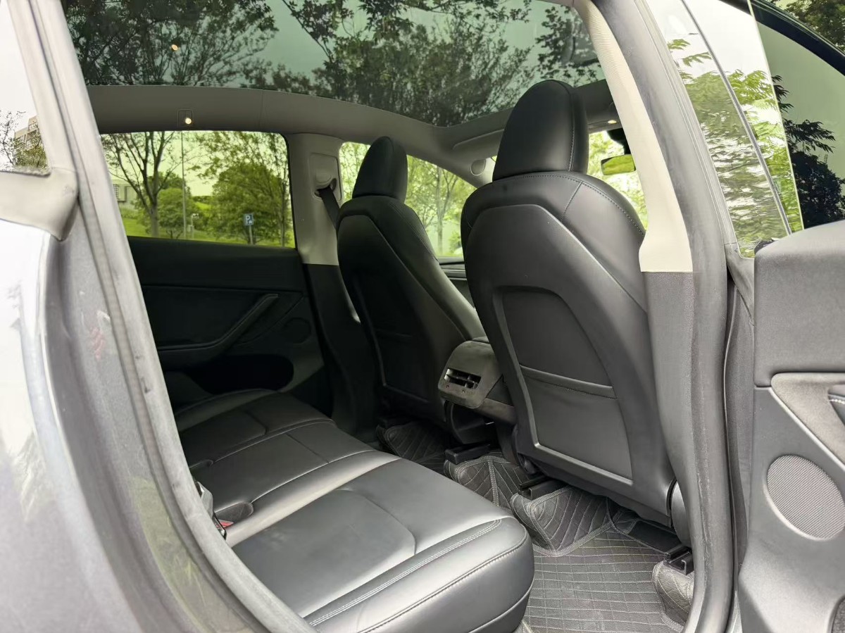 Tesla Model Y 2024 #7 Tesla Model Y 2024 car image #7