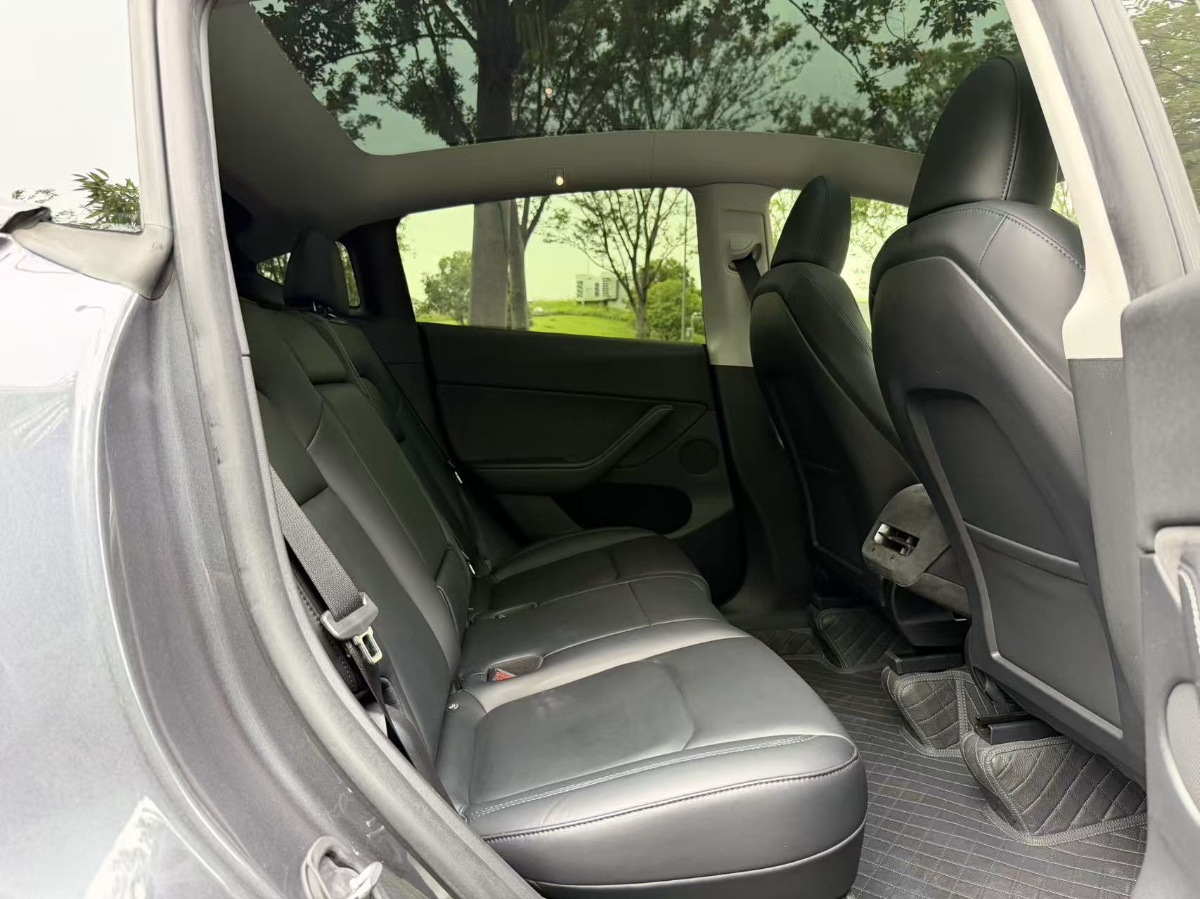 Tesla Model Y 2024 #8 Tesla Model Y 2024 car image #8