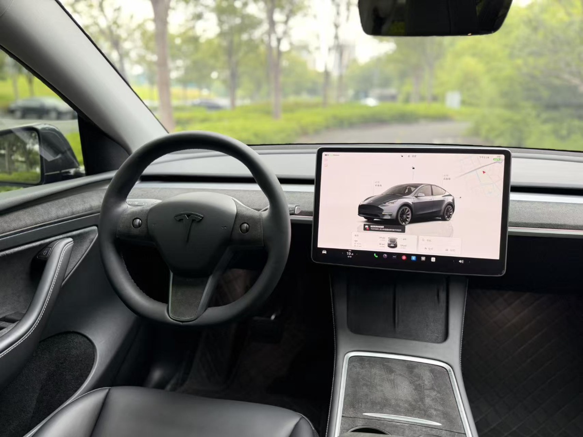 Tesla Model Y 2024 #9 Tesla Model Y 2024 car image #9