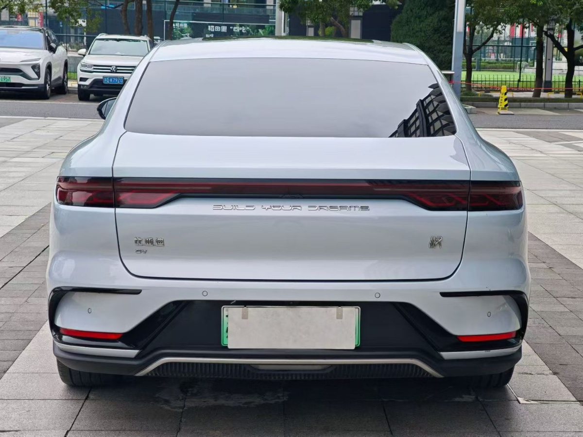 BYD Han 2025 car image #8