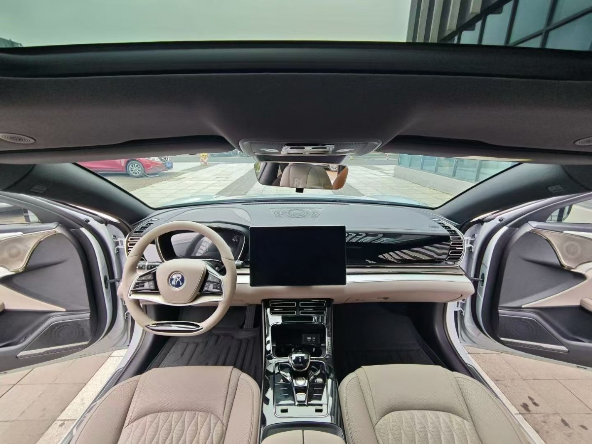BYD Han 2025 car image #4