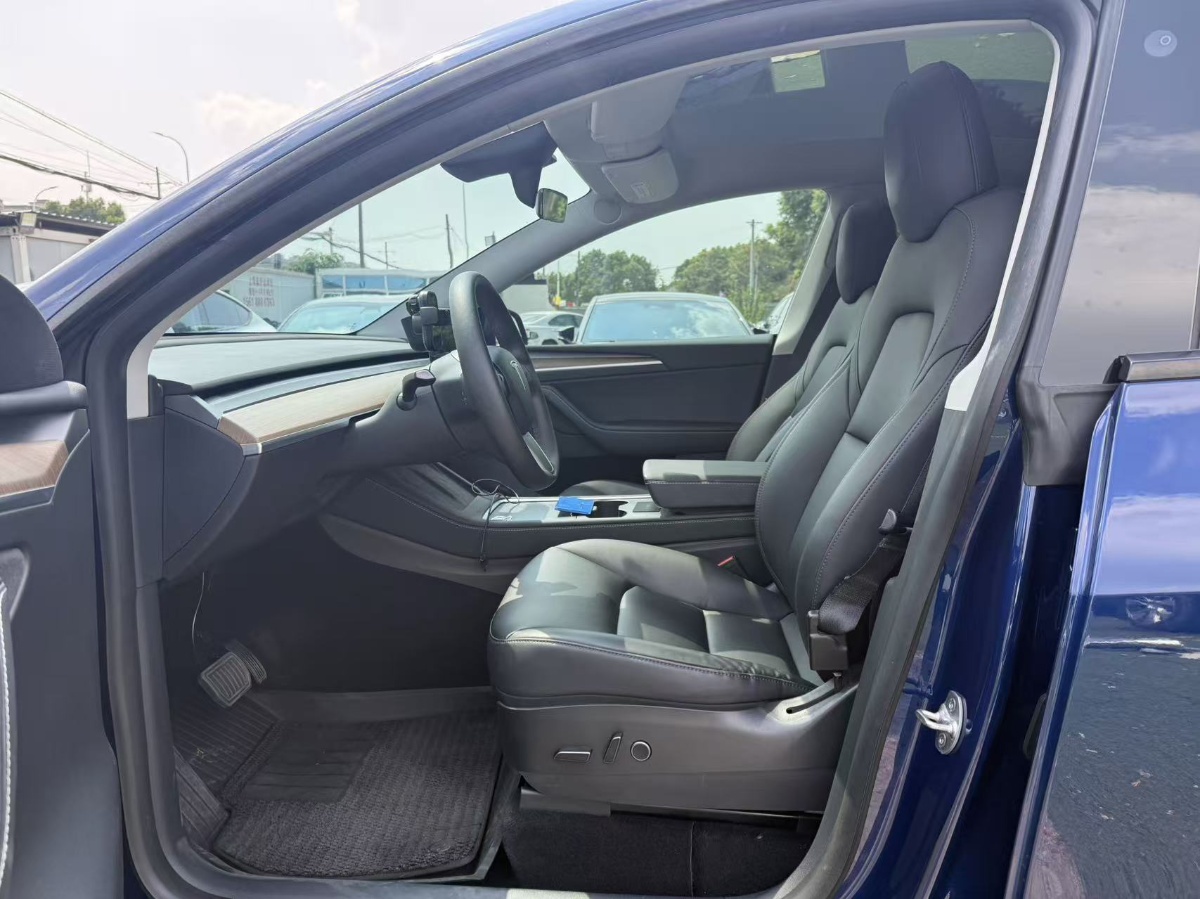 Tesla Model Y 2021 #3 Tesla Model Y 2021 car image #3