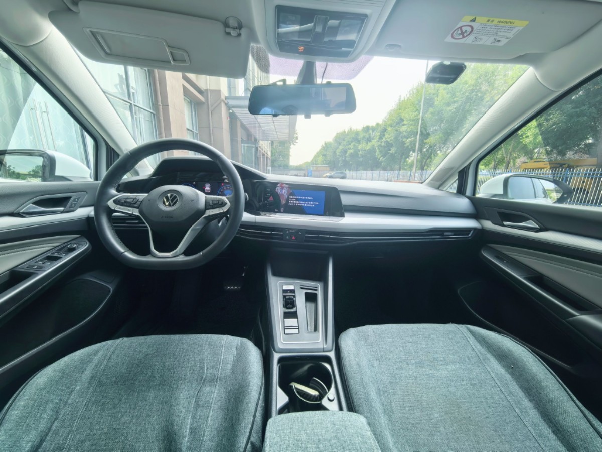 Volkswagen Golf 2022 car image #8