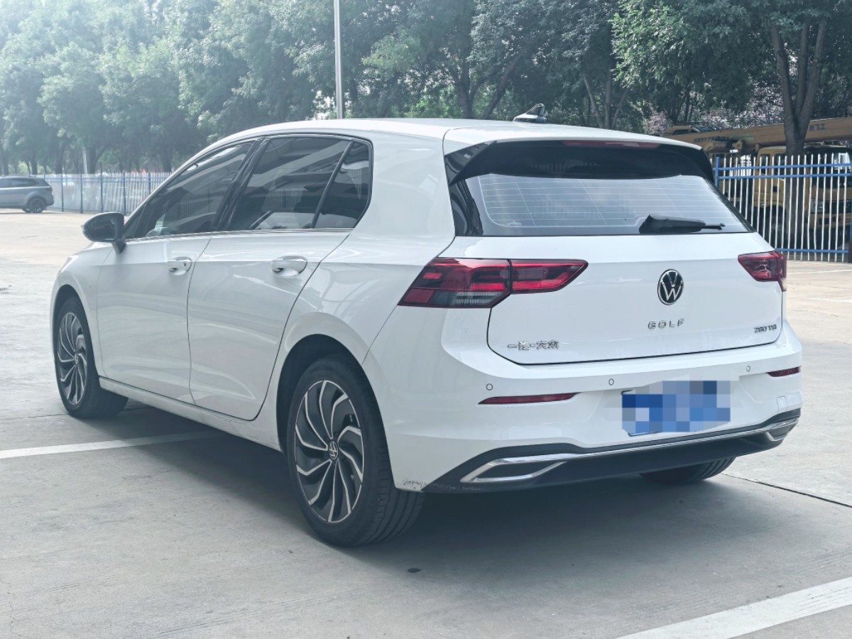 Volkswagen Golf 2022 car image #6