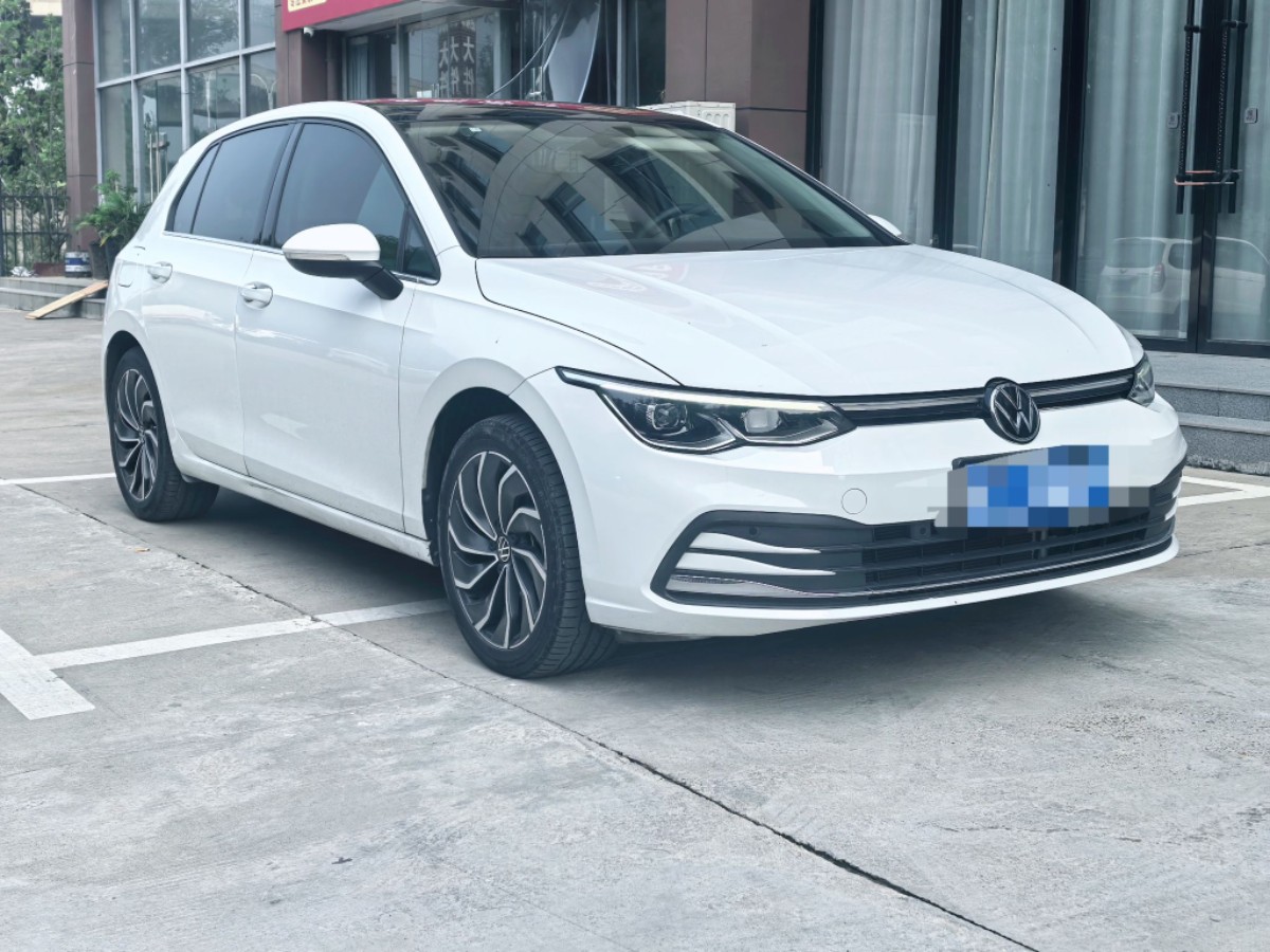 Volkswagen Golf 2022 car image #3