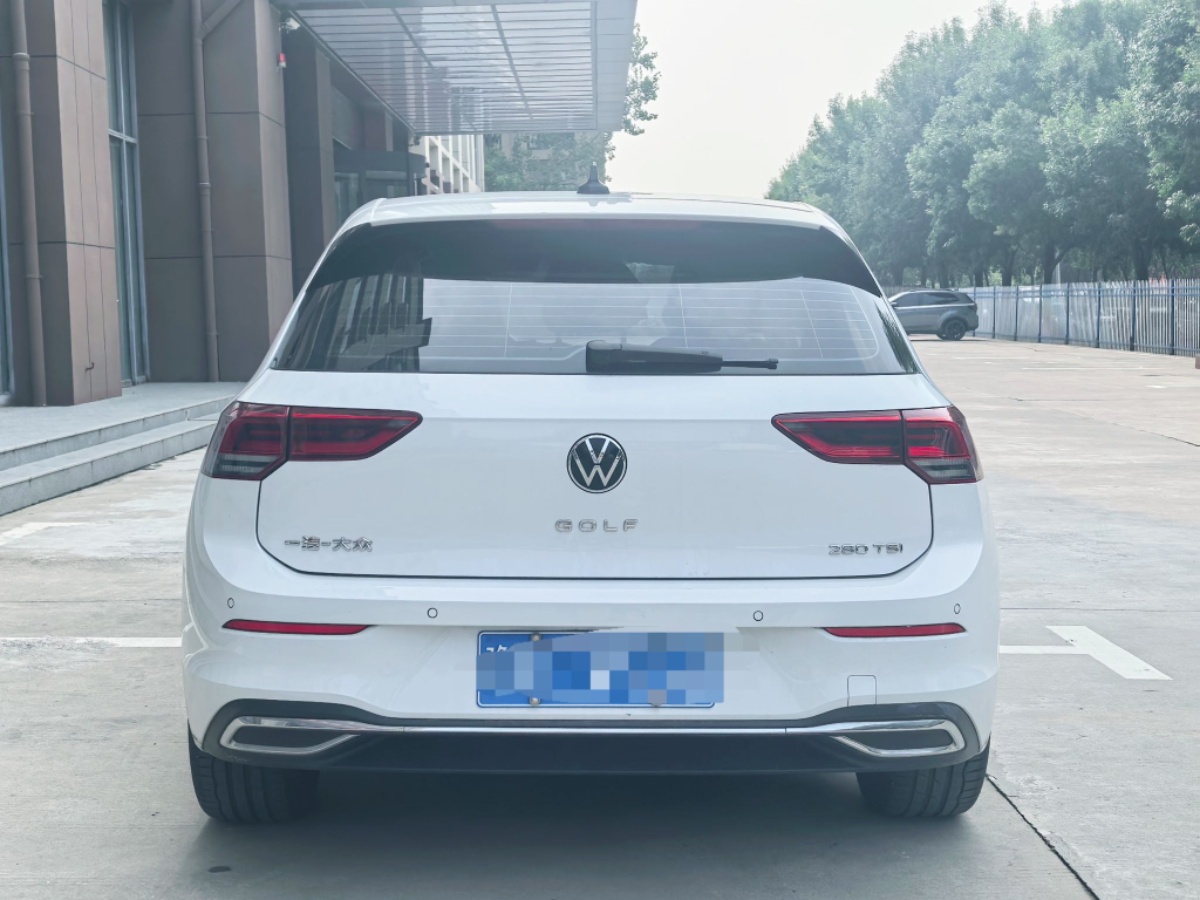 Volkswagen Golf 2022 car image #5