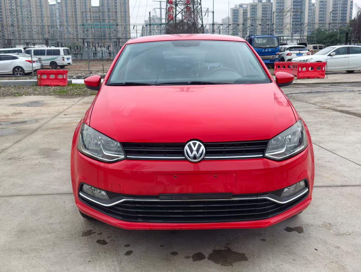 Volkswagen Polo 2015 car image #2