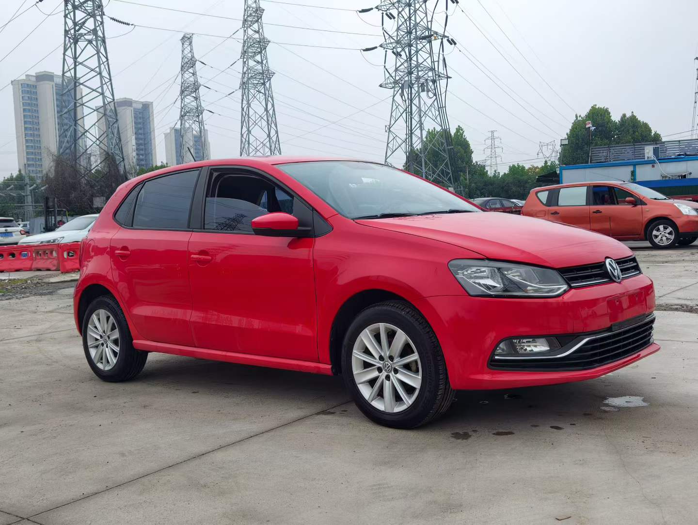 Volkswagen Polo 2015 car image #3