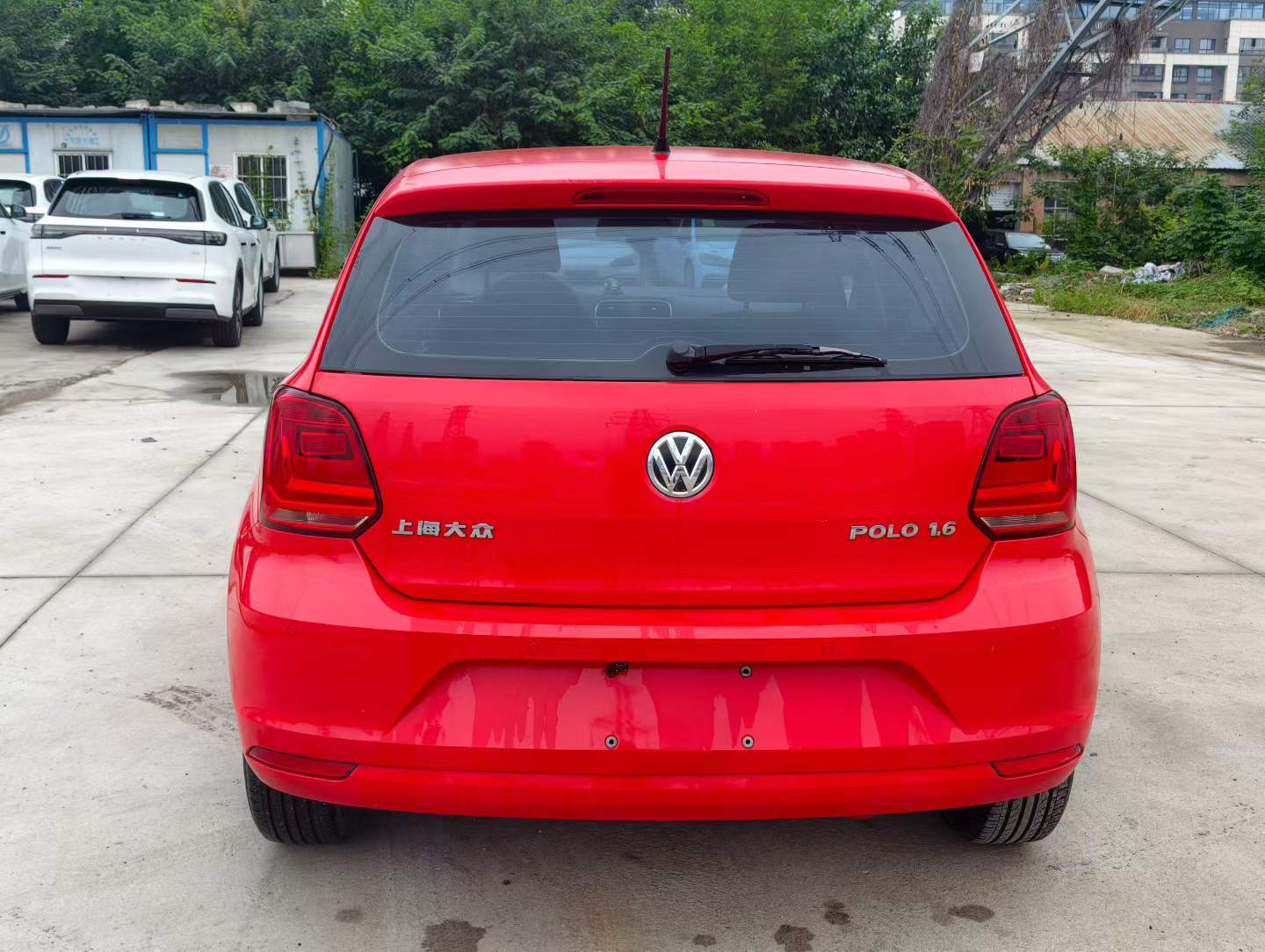 Volkswagen Polo 2015 car image #9