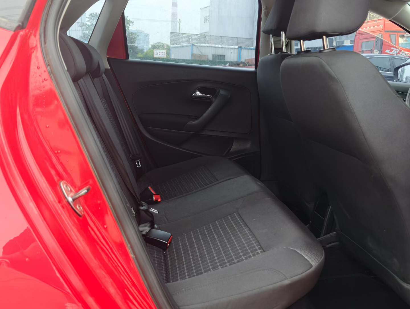 Volkswagen Polo 2015 car image #7