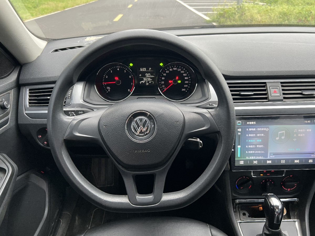 Volkswagen Bora 2017 car image #4