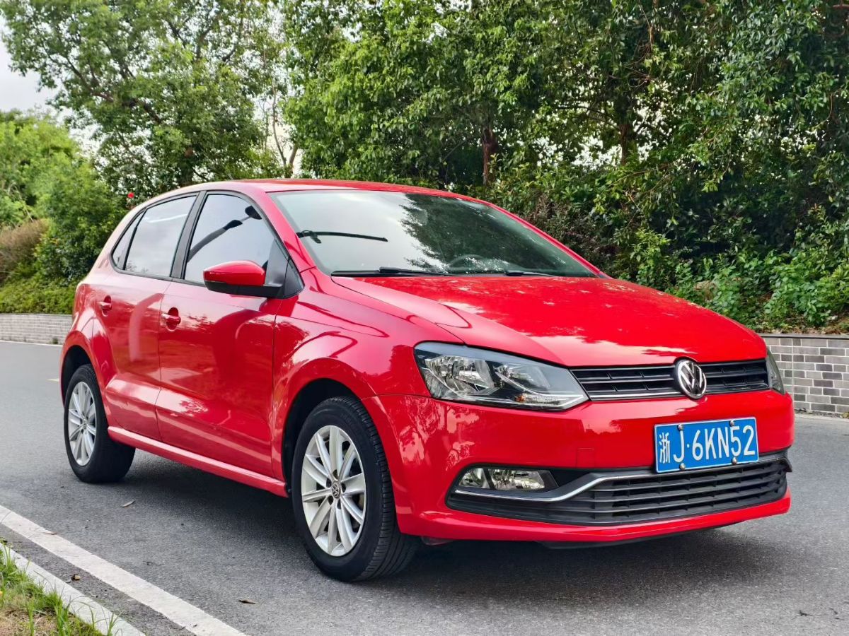 Volkswagen Polo 2015 Volkswagen Polo 2015 car image