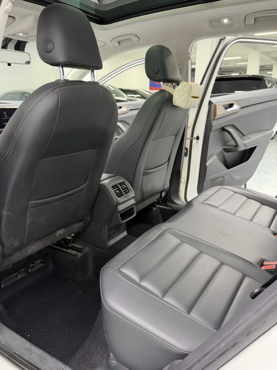 Volkswagen Tharu 2021 car image #5