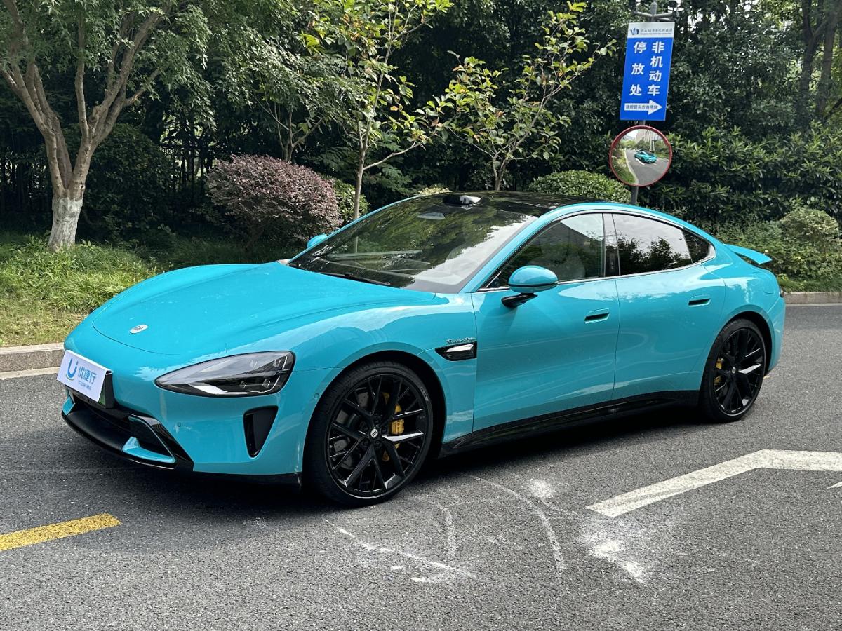 MI SU7 2025 immagine di auto 