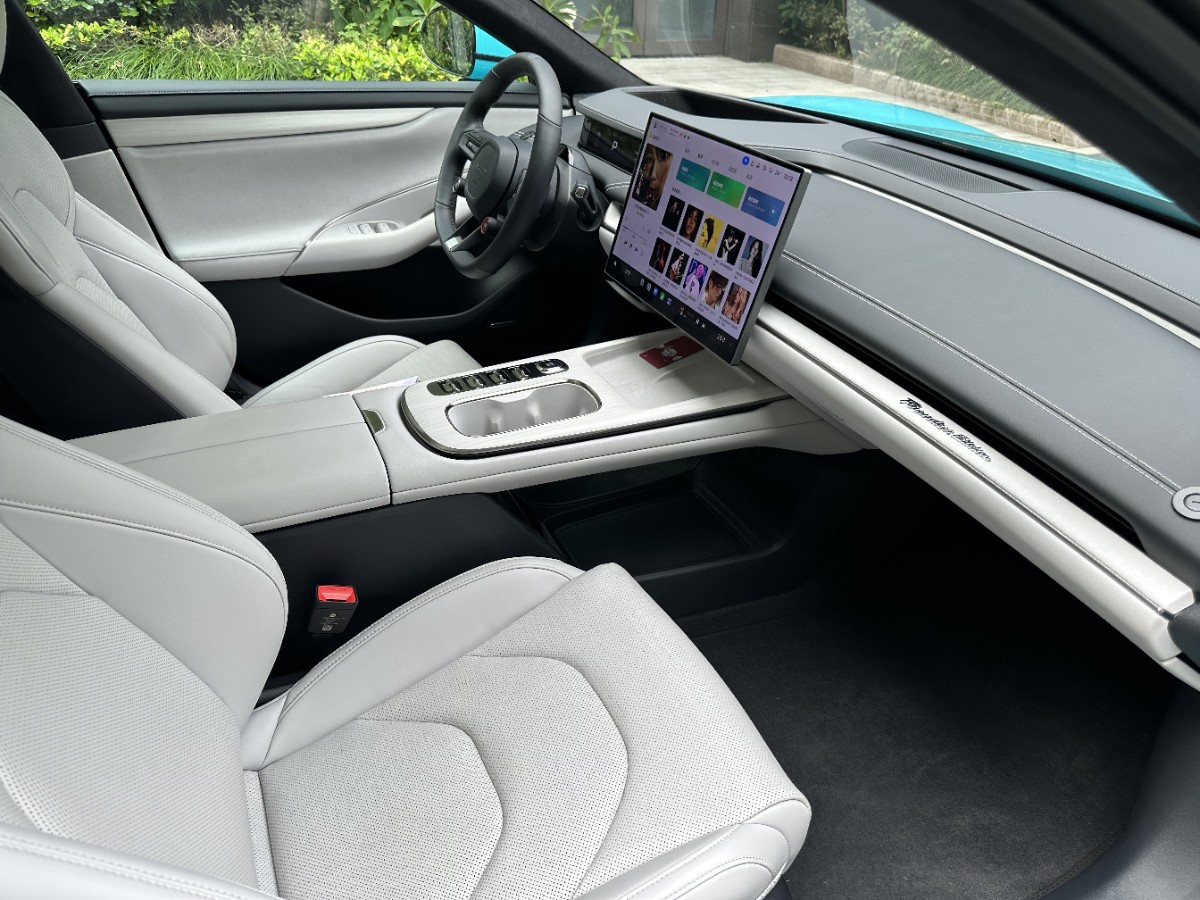 MI SU7 2025 immagine di auto #4