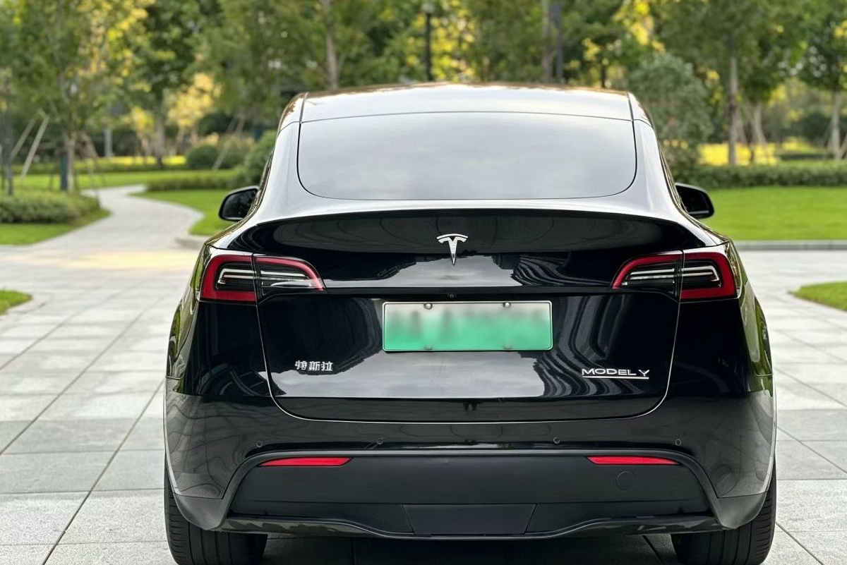 Tesla Model Y 2022 #7 Tesla Model Y 2022 car image #7