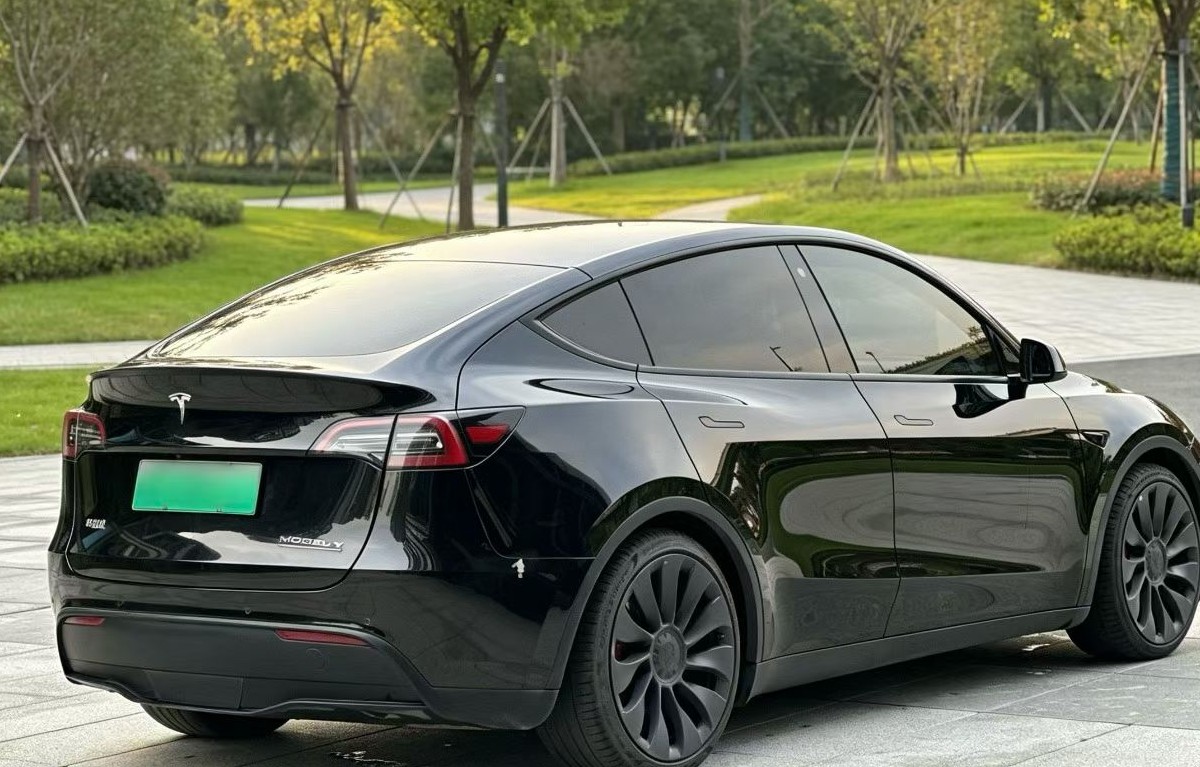 Tesla Model Y 2022 #8 Tesla Model Y 2022 car image #8