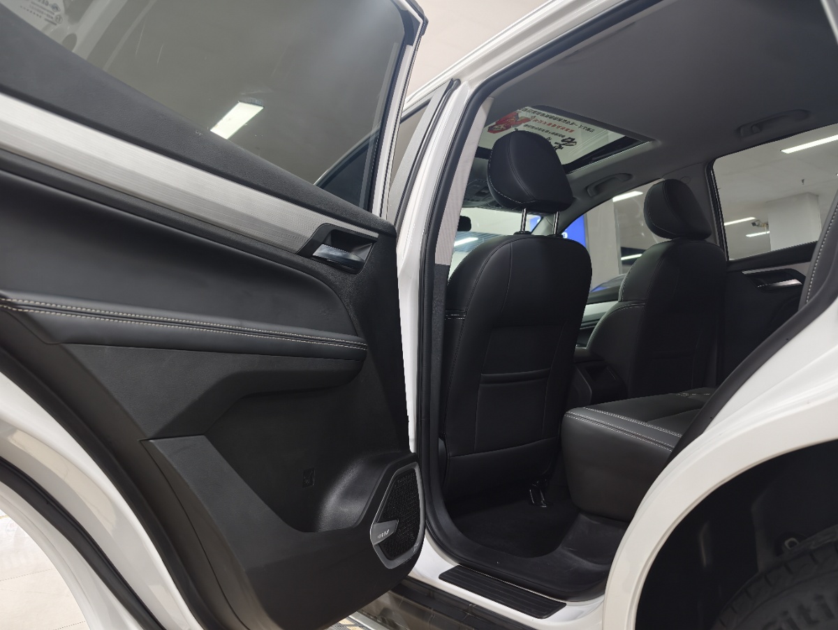 GEELY Vision X6 2021 car image #9