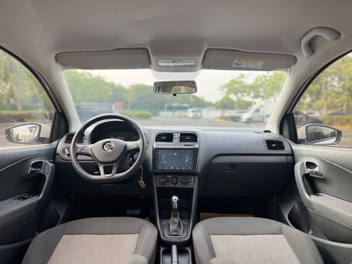 Volkswagen Polo 2018 car image #8