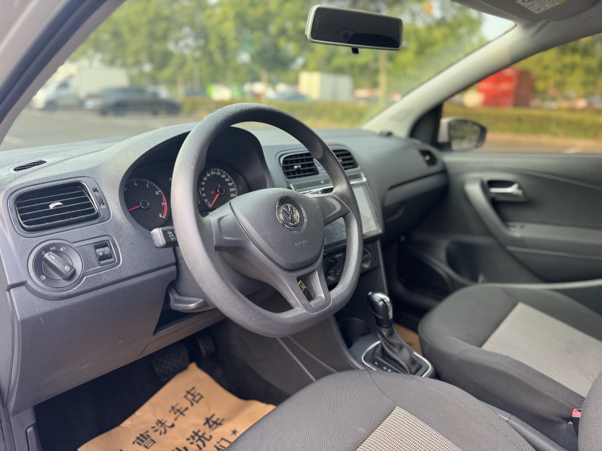 Volkswagen Polo 2018 car image #5