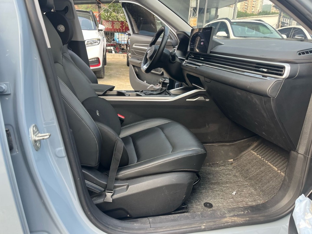 GEELY Emgrand 2023 car image #3