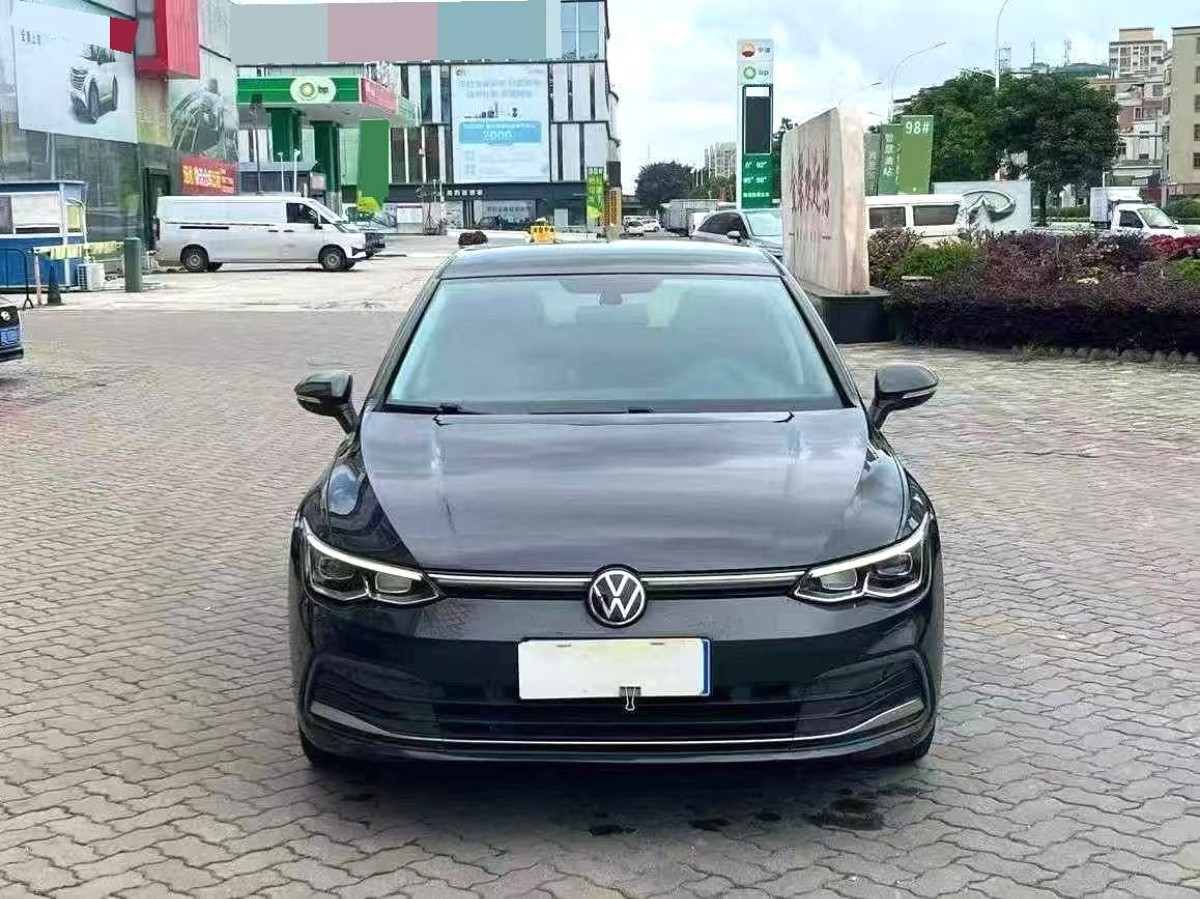 Volkswagen Golf 2021 car image #2