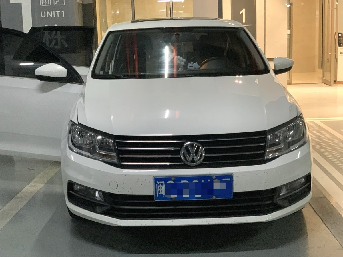 Volkswagen Santana 2017 car image #2