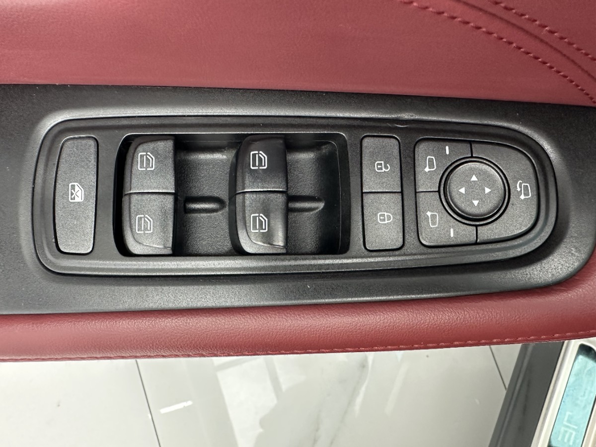 Jetour X70 PLUS 2023 #11 Jetour X70 PLUS 2023 car image #11