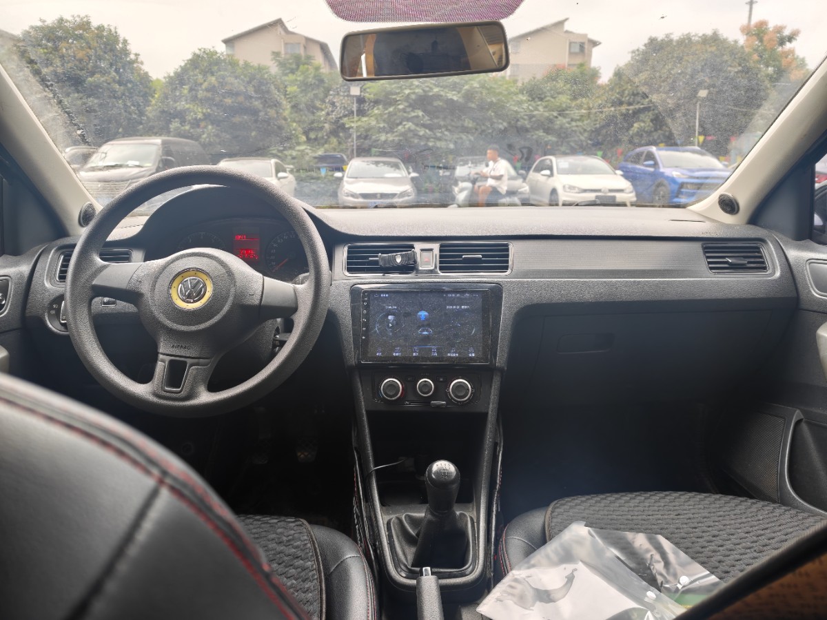 Volkswagen Santana 2017 car image #6