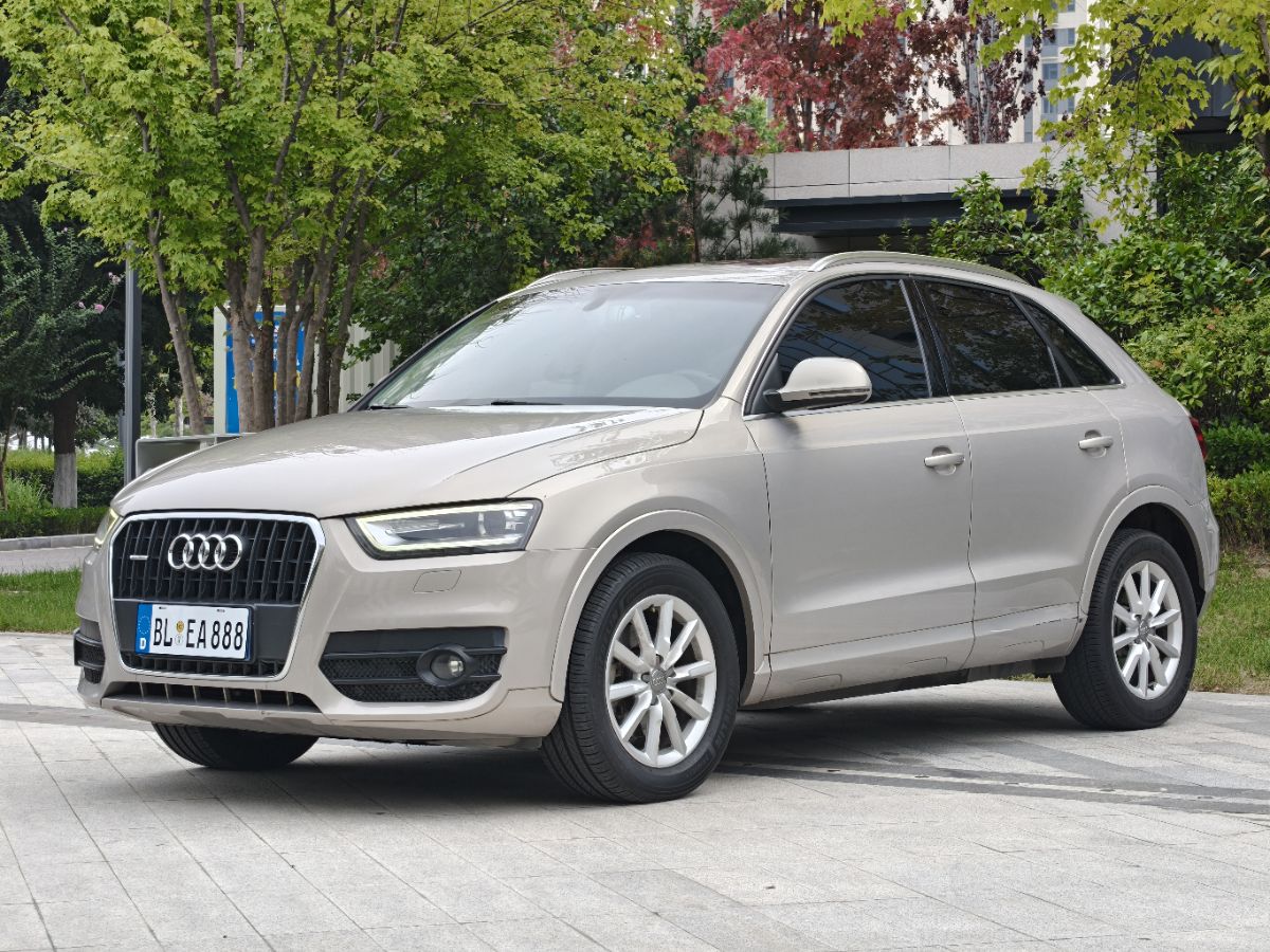 Audi Q3 (Imported) 2013 Audi Q3 (Imported) 2013 imagem de carro