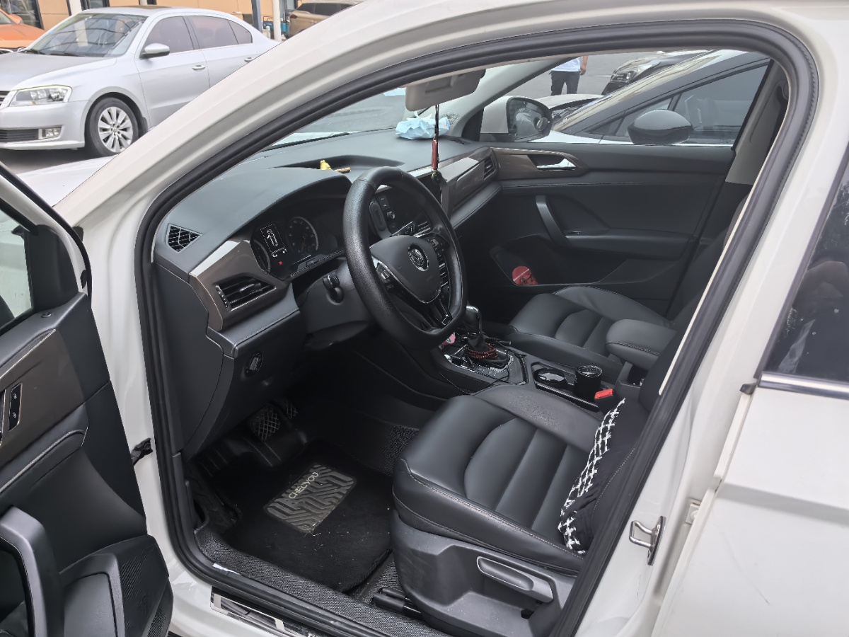 Volkswagen Tharu 2019 car image #2