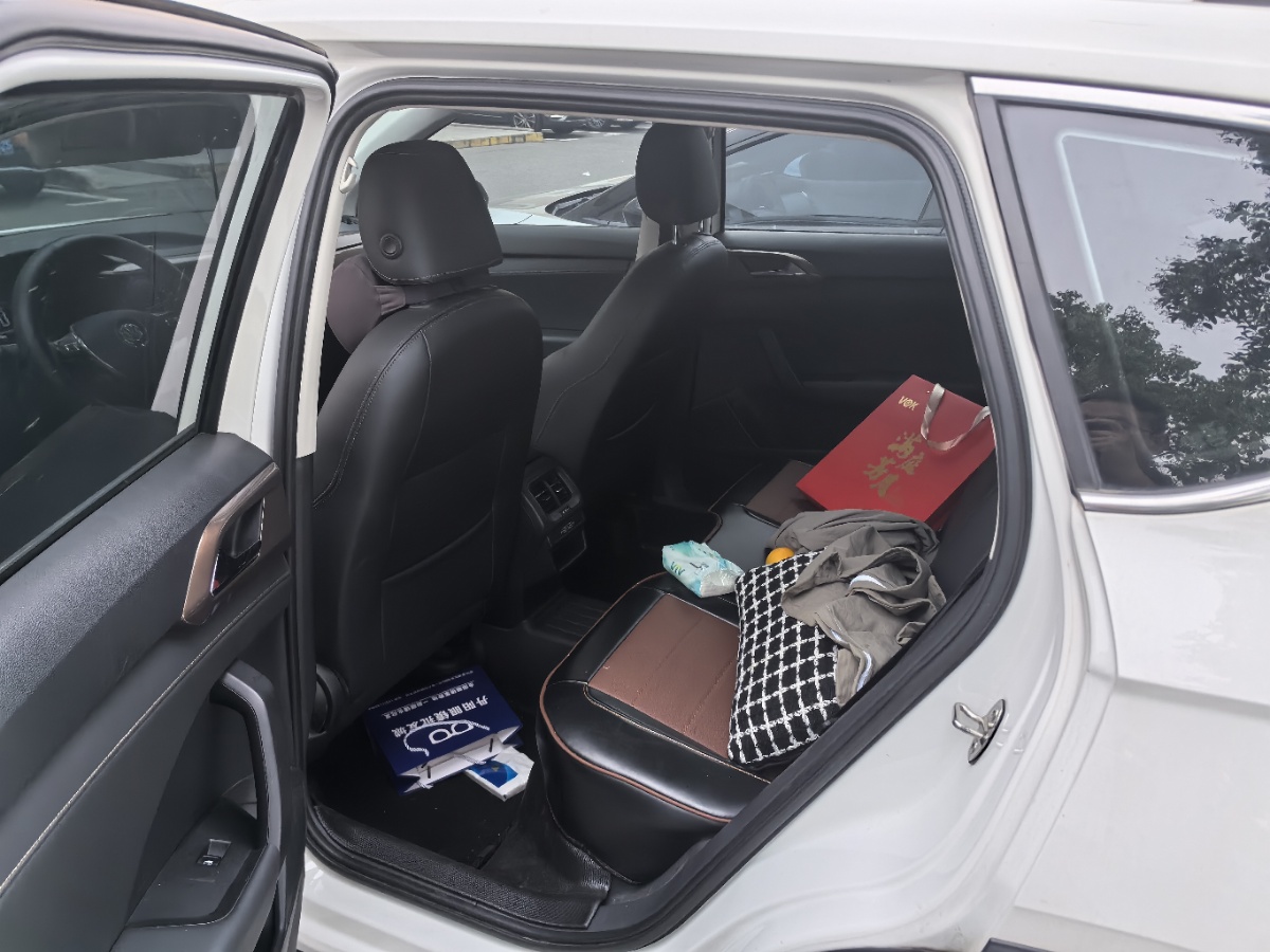 Volkswagen Tharu 2019 car image #3