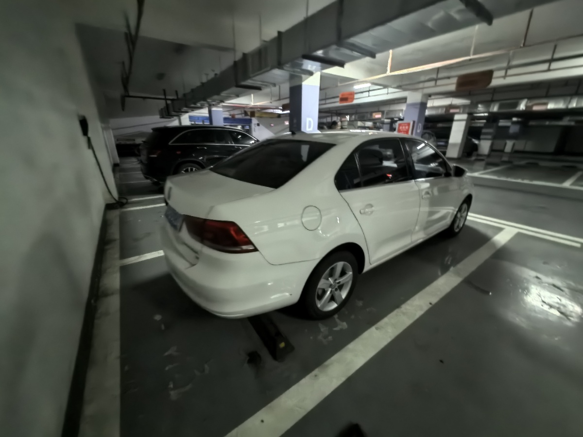 Volkswagen Santana 2015 car image #4