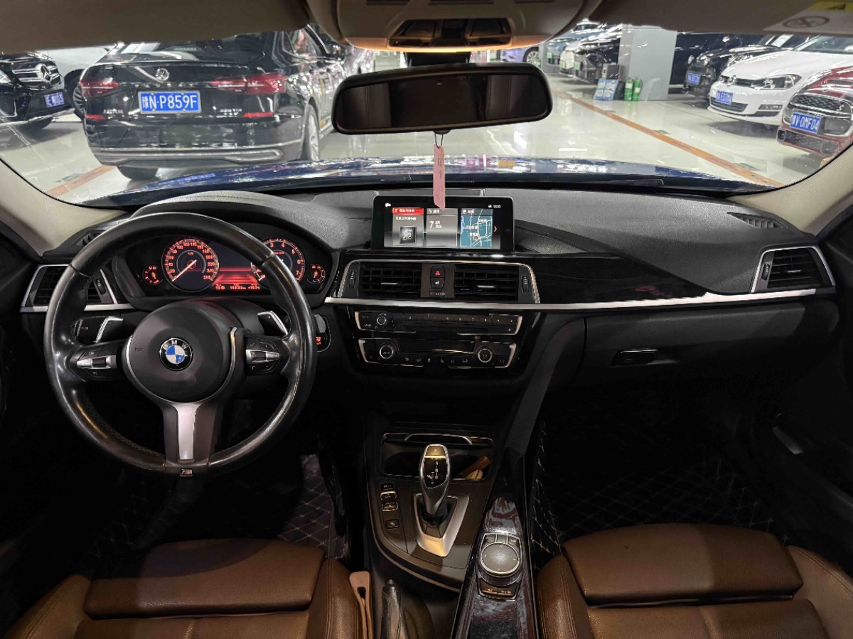 BMW 3 Series 2018 car image #6
