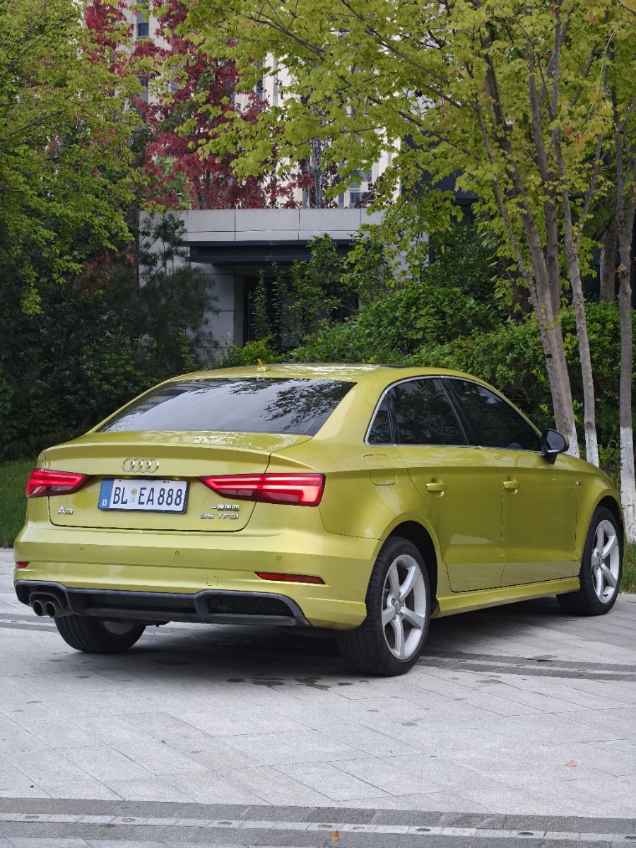 Audi A3 2017 car image #9
