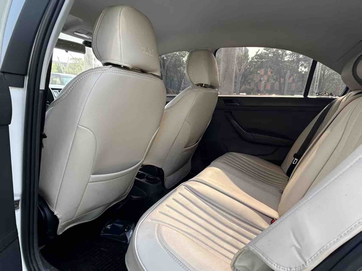 Volkswagen Santana 2015 car image #7