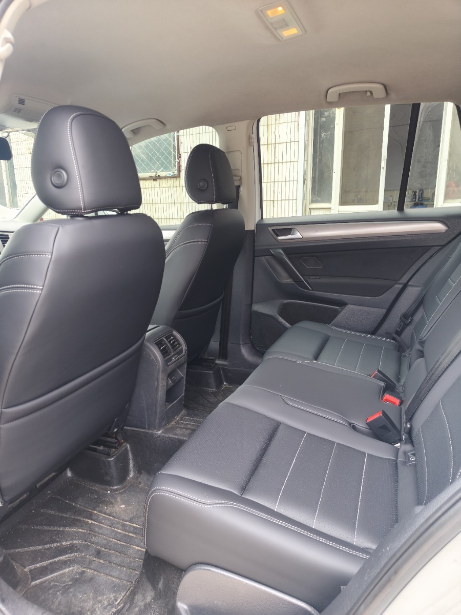 Volkswagen Golf Sportsvan 2018 car image #4