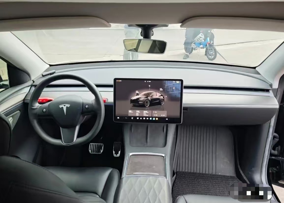 Tesla Model Y 2022 car image #3