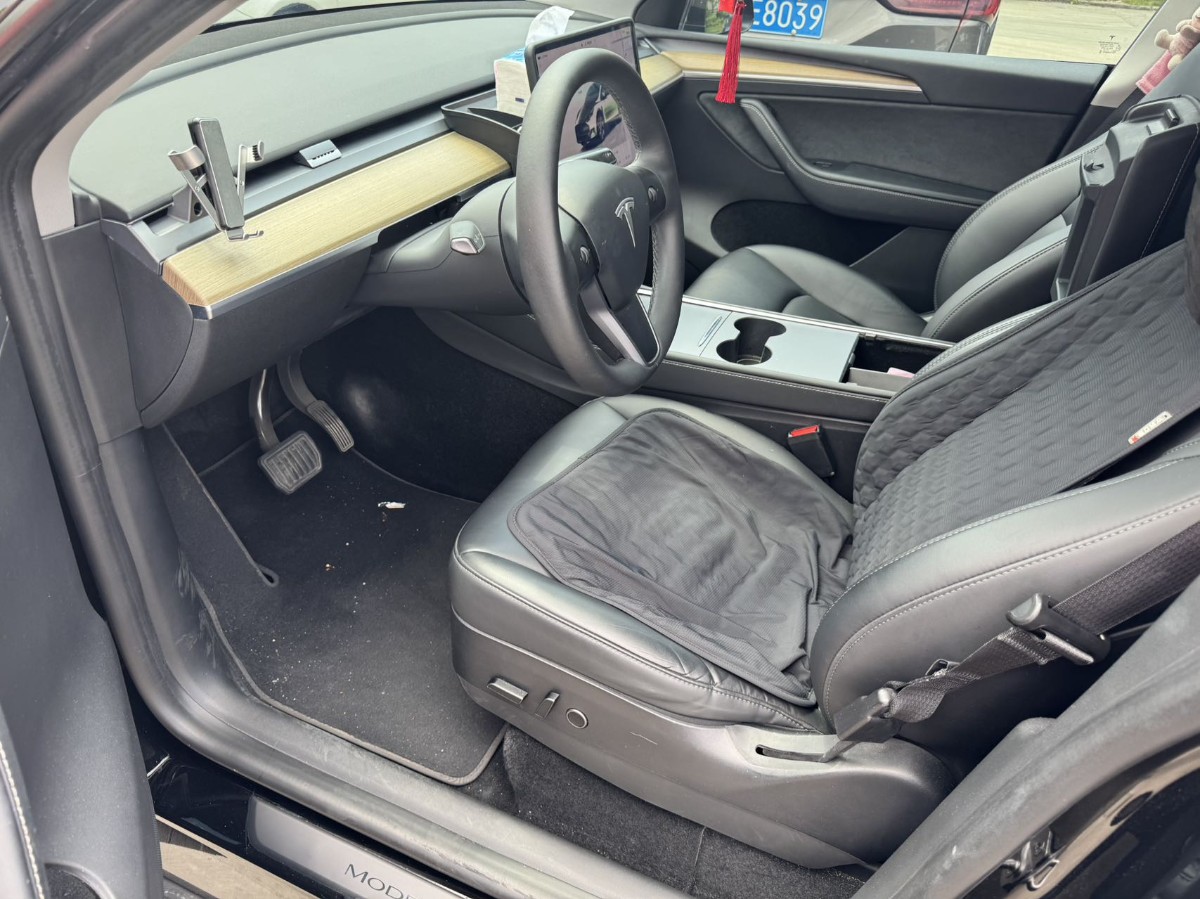 Tesla Model Y 2023 #3 Tesla Model Y 2023 car image #3