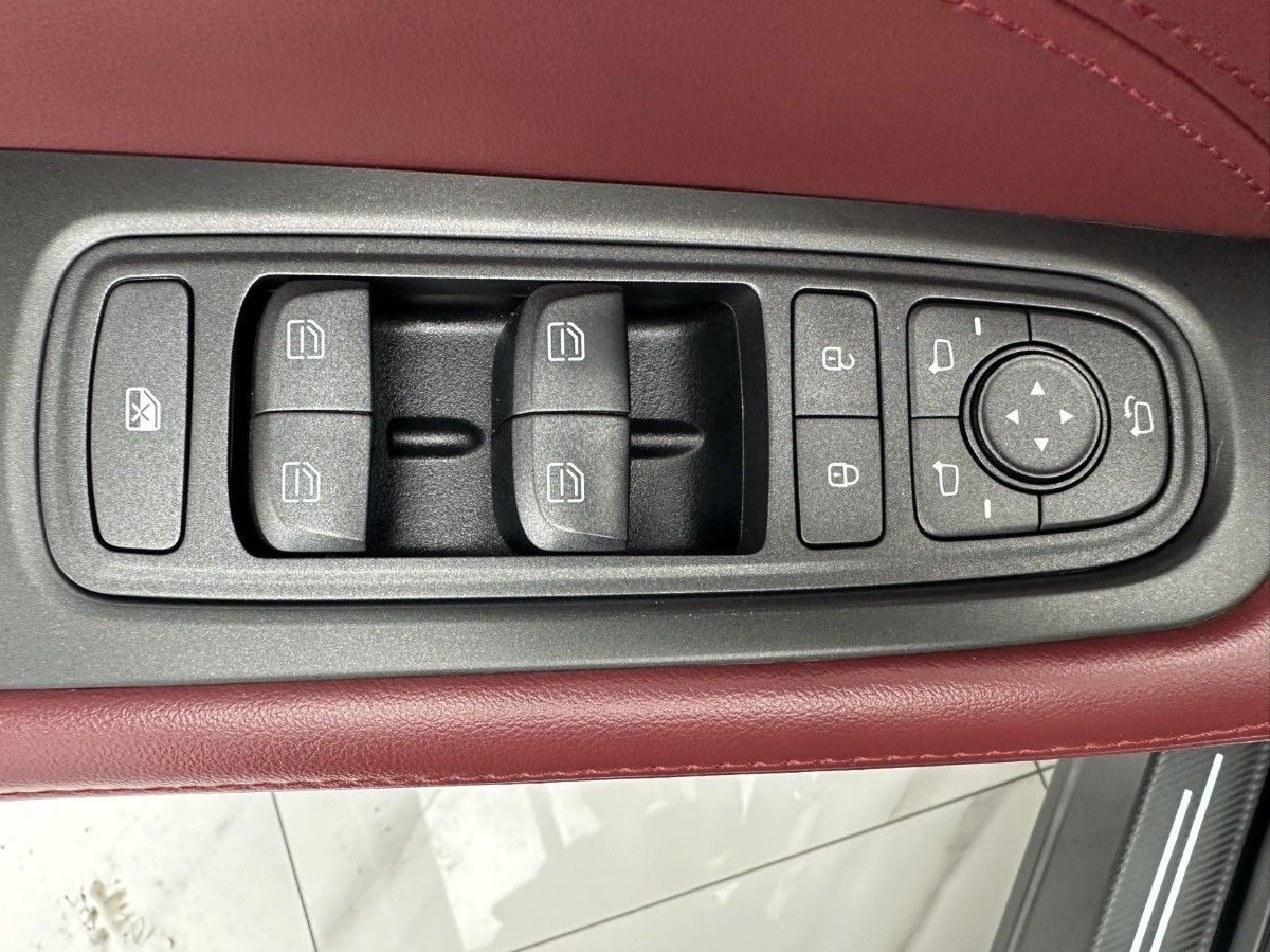 Jetour X70 PLUS 2023 #11 Jetour X70 PLUS 2023 car image #11