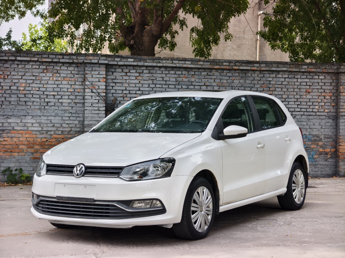 Volkswagen Polo 2016 car image 